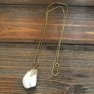 Vintage style necklace and natural stone pendant